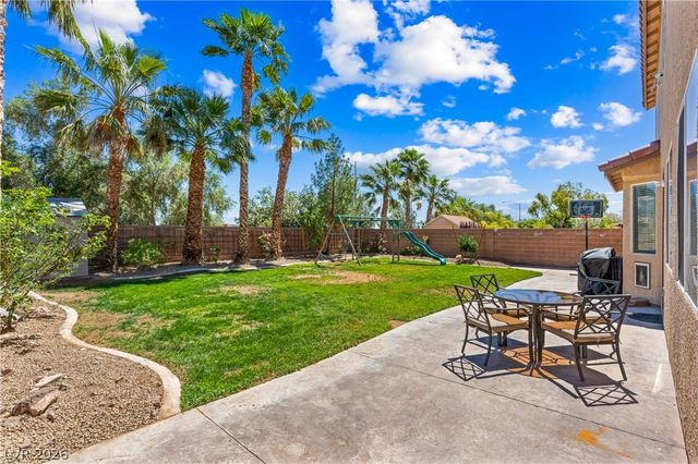 7628 Chase Hallow Street, Las Vegas, NV 89149