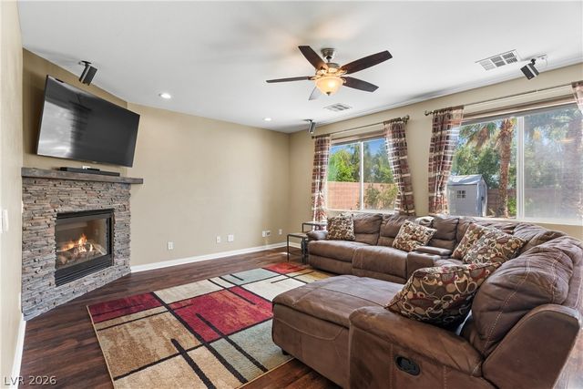 7628 Chase Hallow Street, Las Vegas, NV 89149