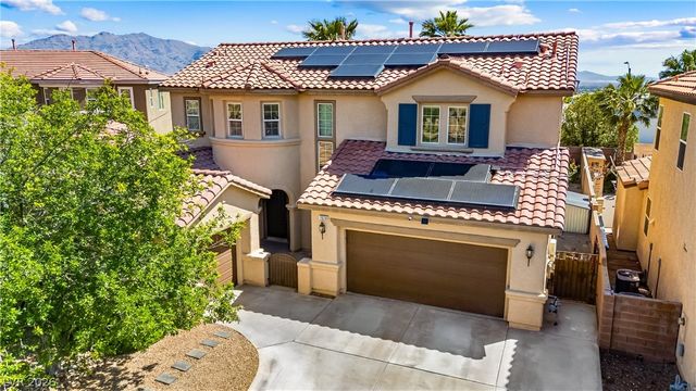7628 Chase Hallow Street, Las Vegas, NV 89149