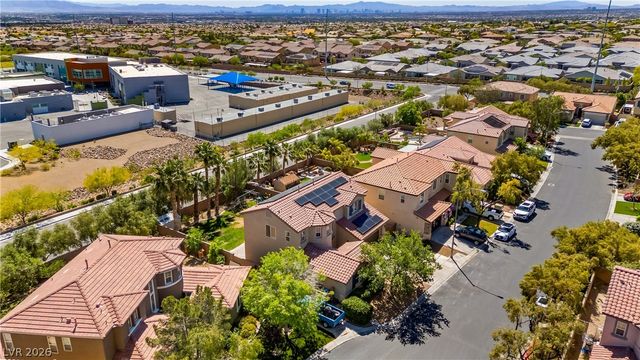 7628 Chase Hallow Street, Las Vegas, NV 89149