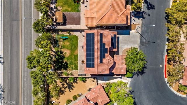 7628 Chase Hallow Street, Las Vegas, NV 89149