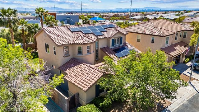 7628 Chase Hallow Street, Las Vegas, NV 89149