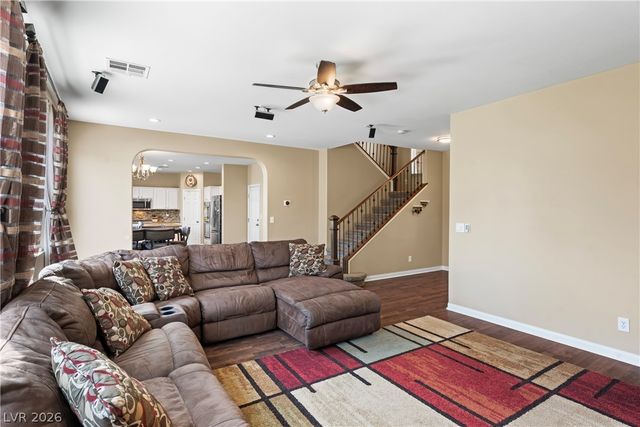 7628 Chase Hallow Street, Las Vegas, NV 89149