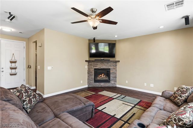 7628 Chase Hallow Street, Las Vegas, NV 89149