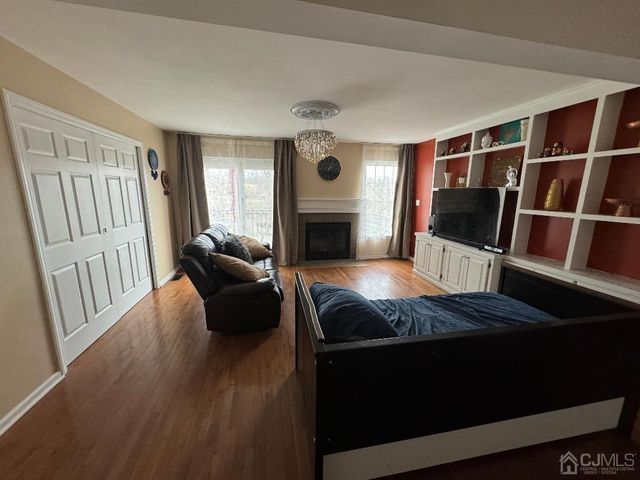 18 E Countryside Drive, South Brunswick, NJ 08540