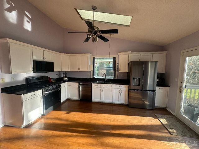 18 E Countryside Drive, South Brunswick, NJ 08540