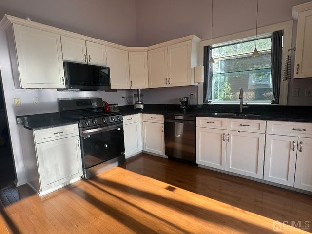 18 E Countryside Drive, South Brunswick, NJ 08540