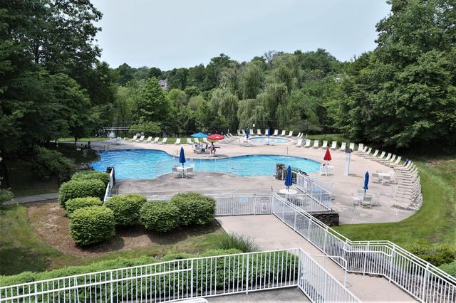 18 E Countryside Drive, South Brunswick, NJ 08540