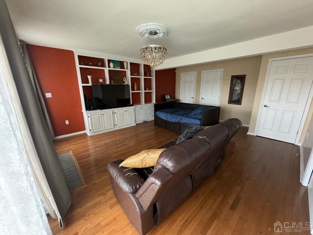 18 E Countryside Drive, South Brunswick, NJ 08540