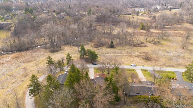 4710 Whitman Circle, Webster Township, MI 48103