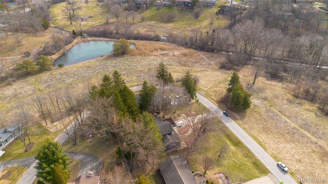 4710 Whitman Circle, Webster Township, MI 48103