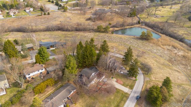 4710 Whitman Circle, Webster Township, MI 48103