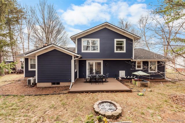 4710 Whitman Circle, Webster Township, MI 48103