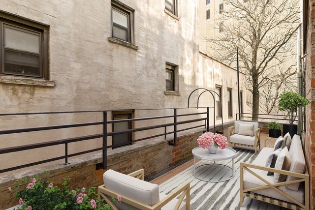 414 W 51st St Apt 2, New York City, NY 10019