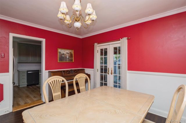 110 Yale Street, Williston Park, NY 11596