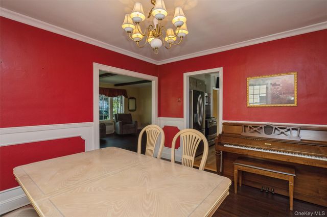 110 Yale Street, Williston Park, NY 11596