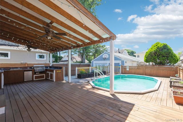 110 Yale Street, Williston Park, NY 11596