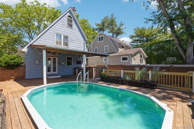 110 Yale Street, Williston Park, NY 11596