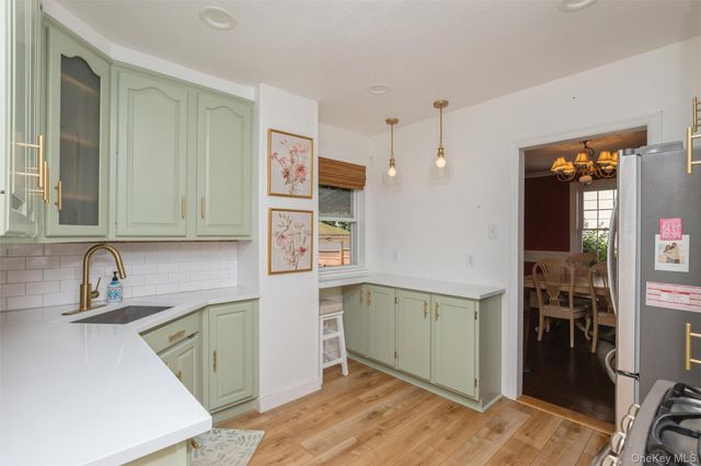 110 Yale Street, Williston Park, NY 11596