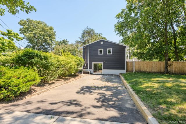 34 John Street N, Shoreham, NY 11786