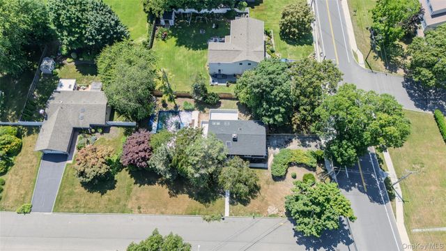 34 John Street N, Shoreham, NY 11786