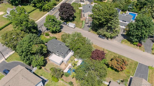 34 John Street N, Shoreham, NY 11786
