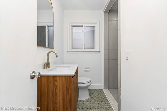 2724 Alveston Drive, Bloomfield Hills, MI 48304