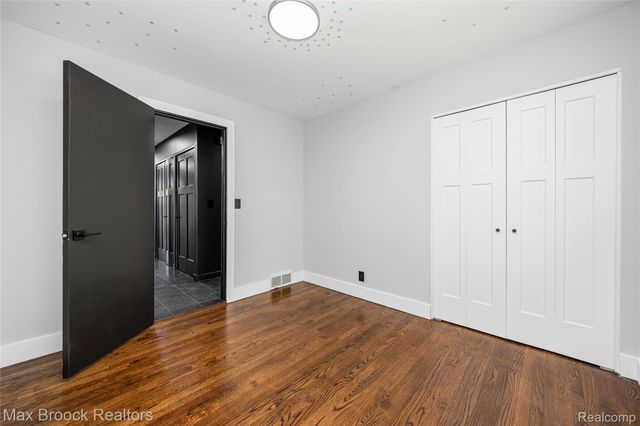 2724 Alveston Drive, Bloomfield Hills, MI 48304