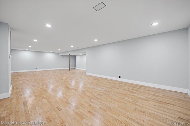 2724 Alveston Drive, Bloomfield Hills, MI 48304