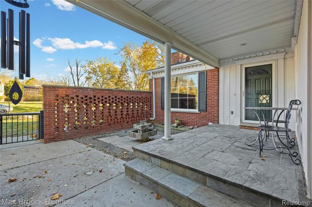 2724 Alveston Drive, Bloomfield Hills, MI 48304