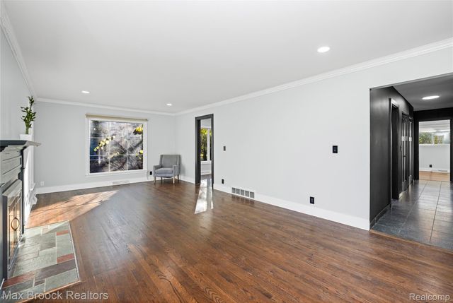 2724 Alveston Drive, Bloomfield Hills, MI 48304