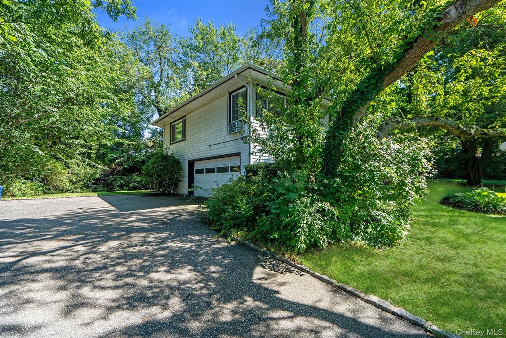 58 Ridge Drive E, Roslyn, NY 11576 — photo 3