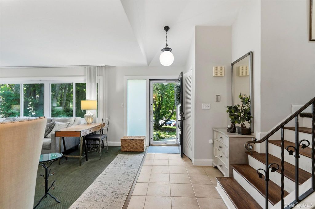 58 Ridge Drive E, Roslyn, NY 11576 — photo 5