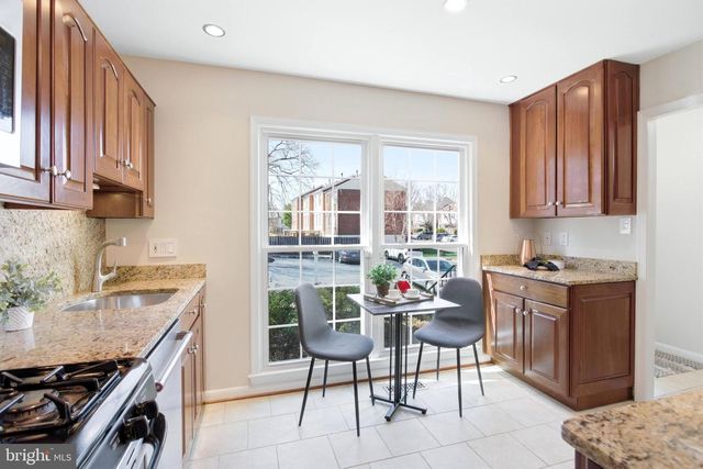 5482 MIDSHIP CT, Burke, VA 22015