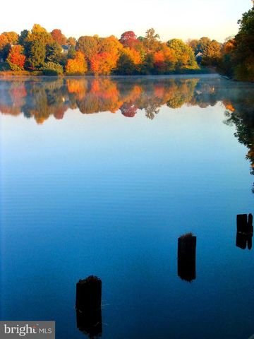 5482 MIDSHIP CT, Burke, VA 22015