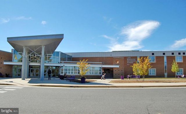 5482 MIDSHIP CT, Burke, VA 22015