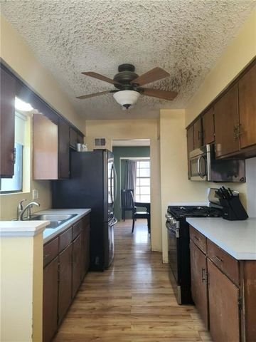 1000 Canterbury Road, Blue Springs, MO 64019