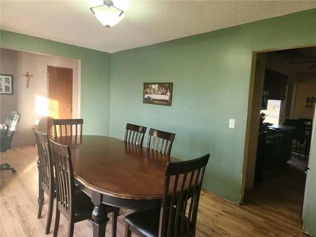 1000 Canterbury Road, Blue Springs, MO 64019