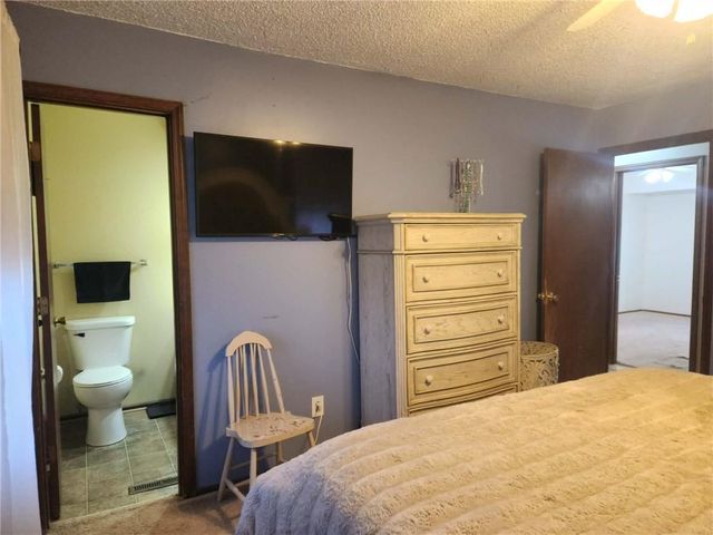 1000 Canterbury Road, Blue Springs, MO 64019