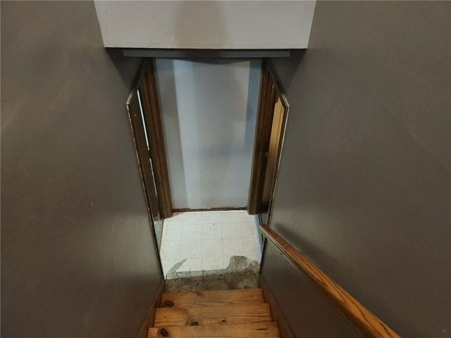 1000 Canterbury Road, Blue Springs, MO 64019