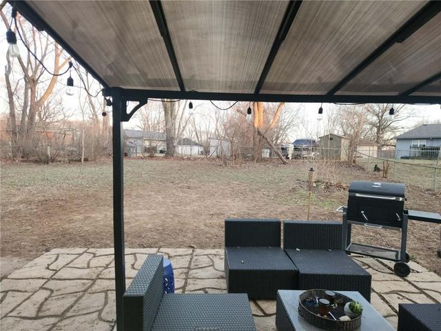 1000 Canterbury Road, Blue Springs, MO 64019