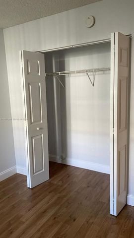 155 NW 96th Ter 2-201, Pembroke Pines, FL 33024