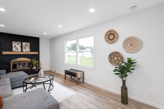 56662 Diamond Drive, Elkhart, IN 46516