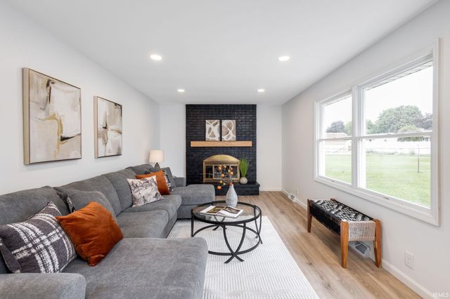 56662 Diamond Drive, Elkhart, IN 46516