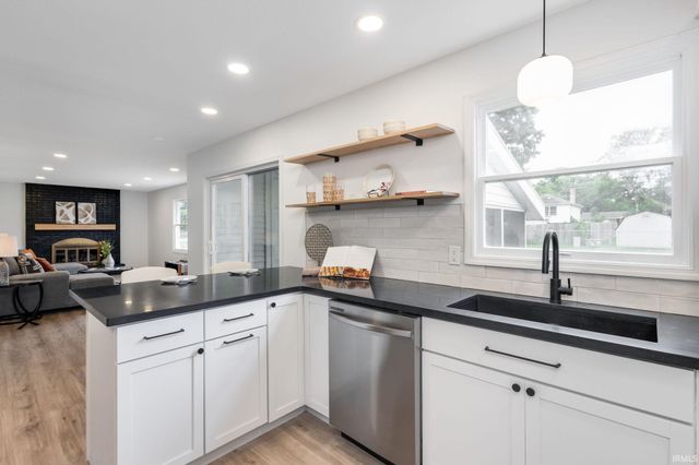 56662 Diamond Drive, Elkhart, IN 46516