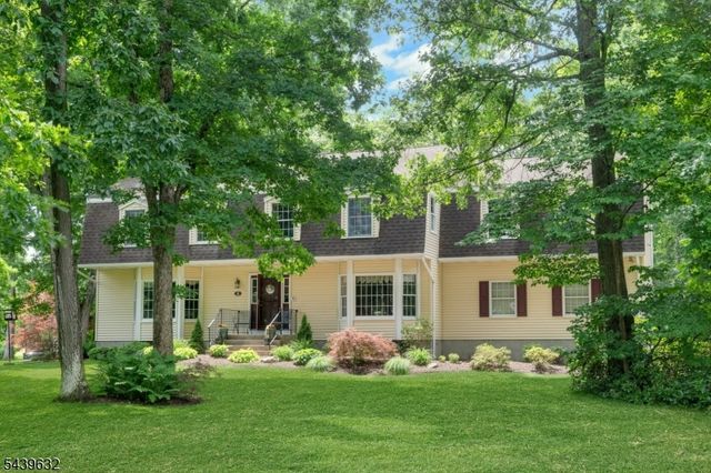 20 Lark Ln, Jefferson Twp., NJ 07438