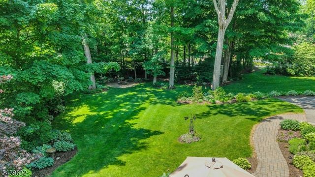 20 Lark Ln, Jefferson Twp., NJ 07438