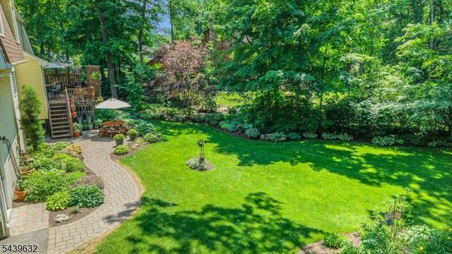 20 Lark Ln, Jefferson Twp., NJ 07438