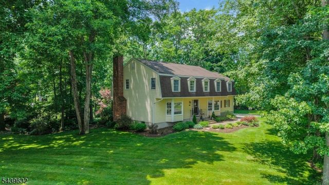 20 Lark Ln, Jefferson Twp., NJ 07438