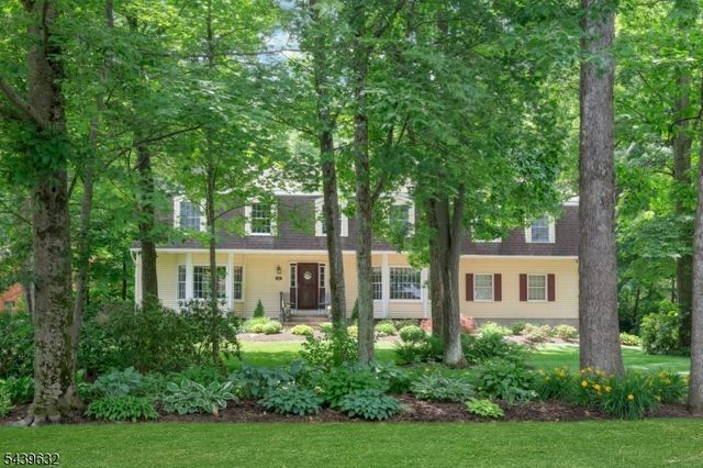 20 Lark Ln, Jefferson Twp., NJ 07438